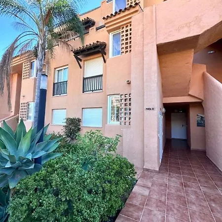 2 Bedroom With Terrace And Pool *