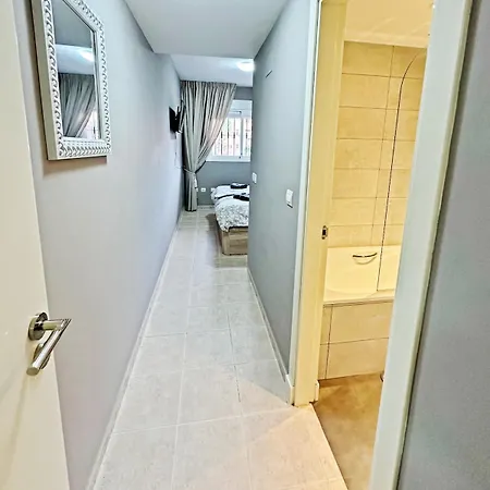 2 Bedroom With Terrace And Pool *