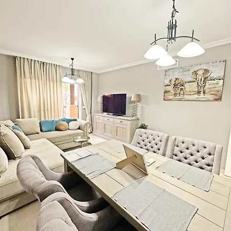 Apartment With Terrace And Year-round Open Pool